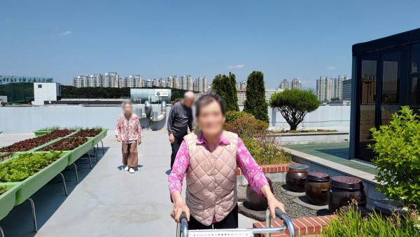 26c85f36cb756ee2ffe81fb076e3ffbc_1751888049_3479.jpg